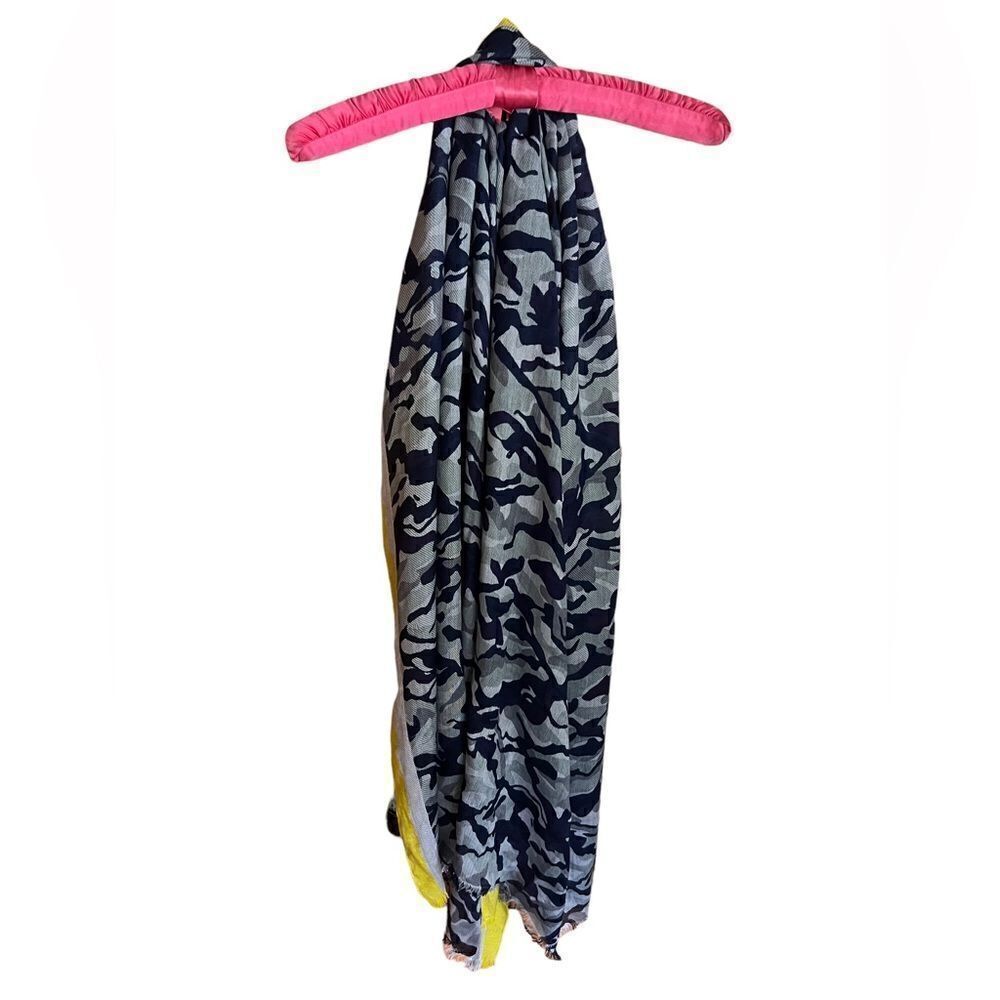 Grey and blue camouflage print lightweight rectangular scarf with yellow trim‎